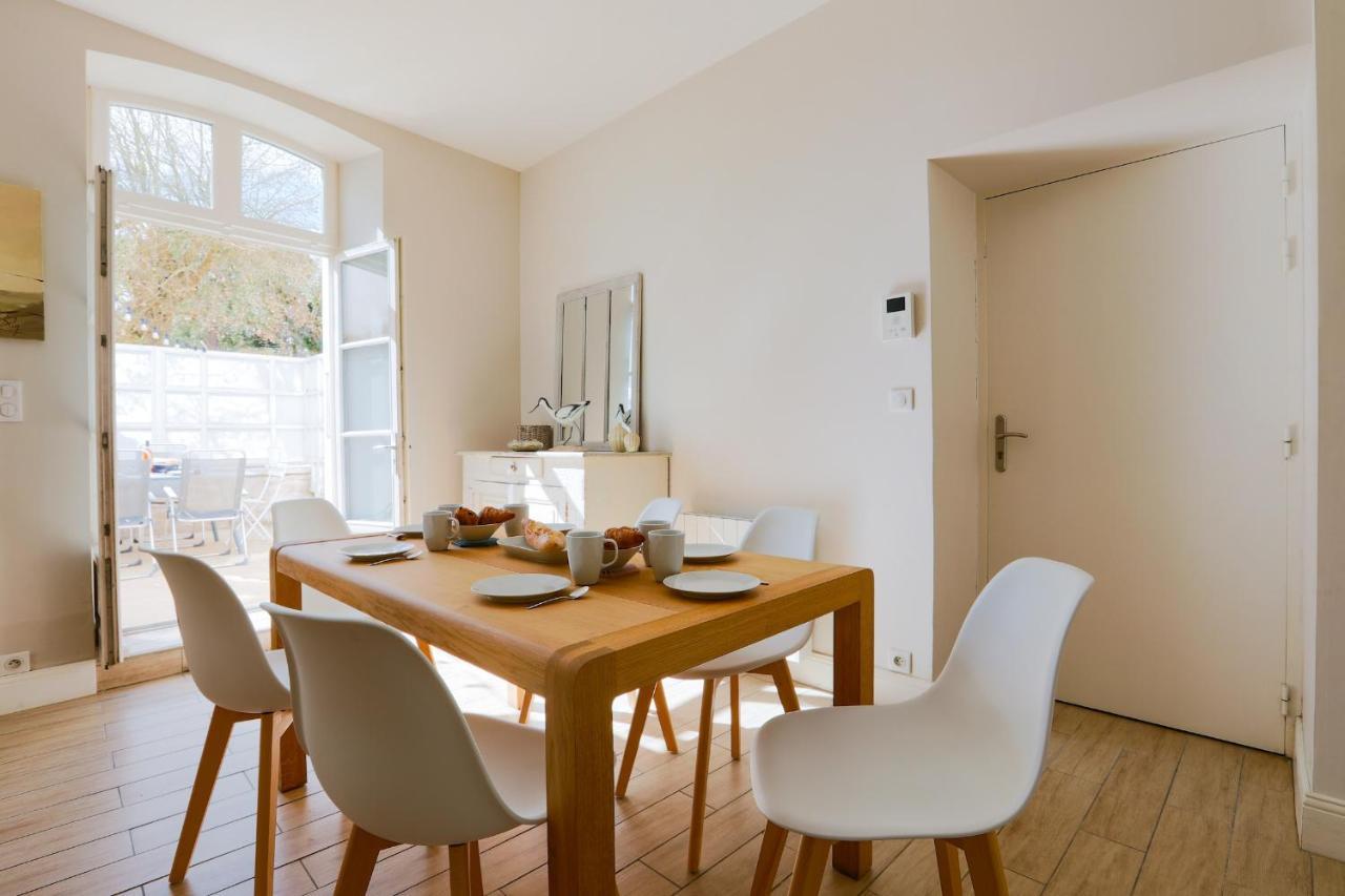 Duplex Joliment Decore Et Sa Cour Ensoleillee Сен-Мартен-де-Ре Экстерьер фото