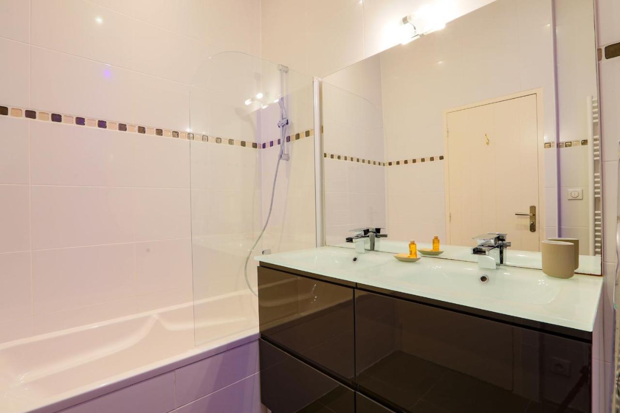 Duplex Joliment Decore Et Sa Cour Ensoleillee Сен-Мартен-де-Ре Экстерьер фото