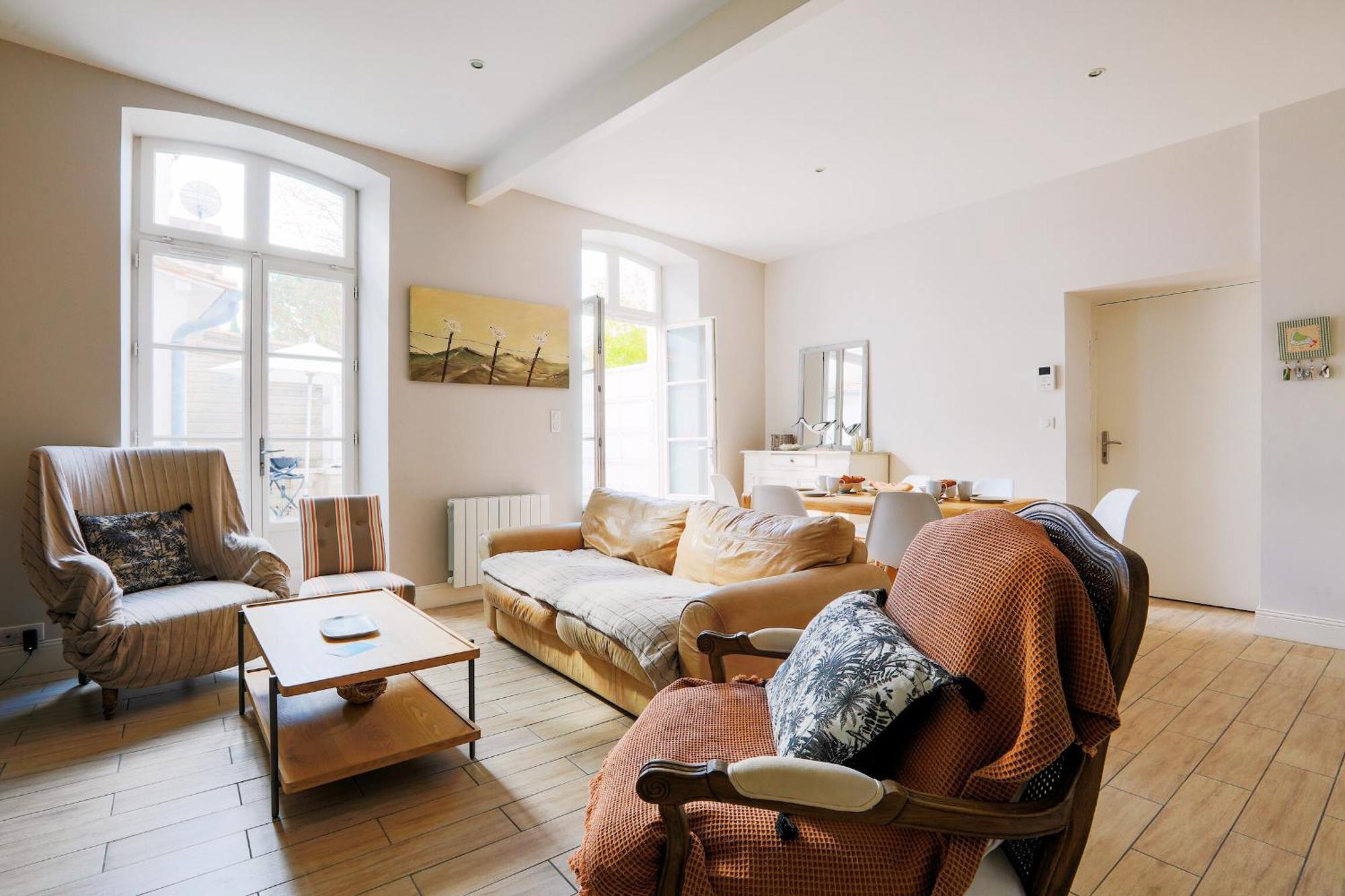Duplex Joliment Decore Et Sa Cour Ensoleillee Сен-Мартен-де-Ре Экстерьер фото